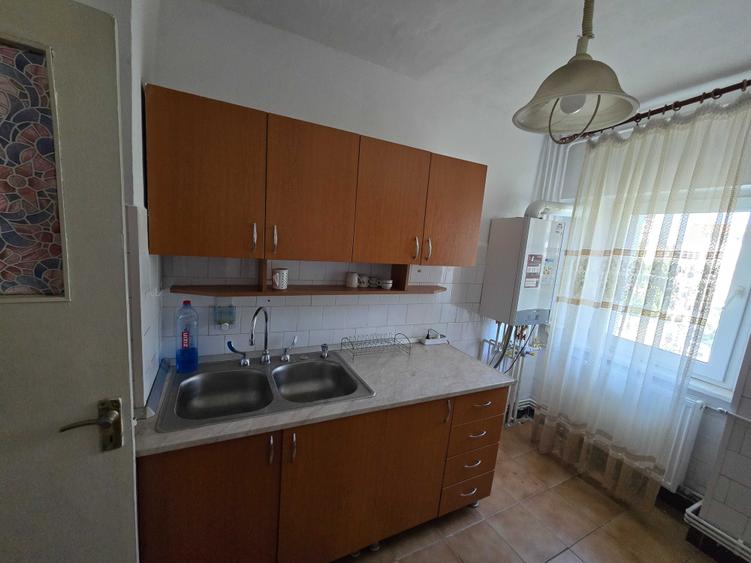 Apartament cu 3 camere decomandat în Lăpuș