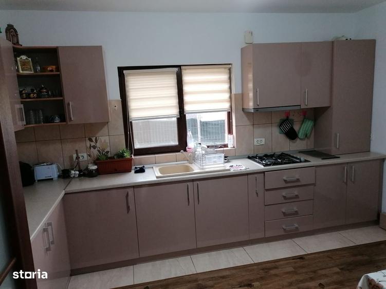 Casă cu 3 camere cu Teren 1197 Mp în Central