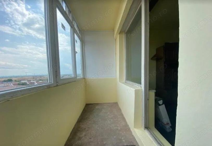 Apartament cu 3 camere decomandat în Nufărul