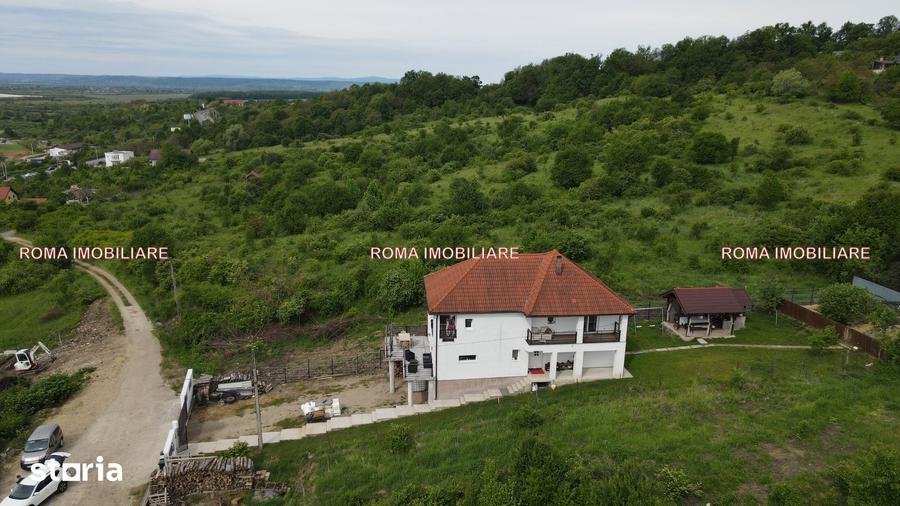 Casă cu 5 camere cu Teren 800 Mp în Valea Borcutului