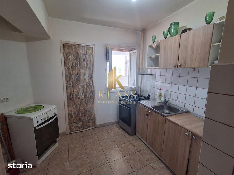 Apartament cu 3 camere semidecomandat în Colentina