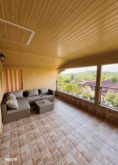 Casă cu 4 camere cu Teren 1670 Mp în Central