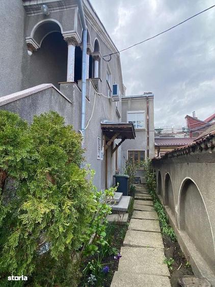Apartament cu 3 camere în Decebal