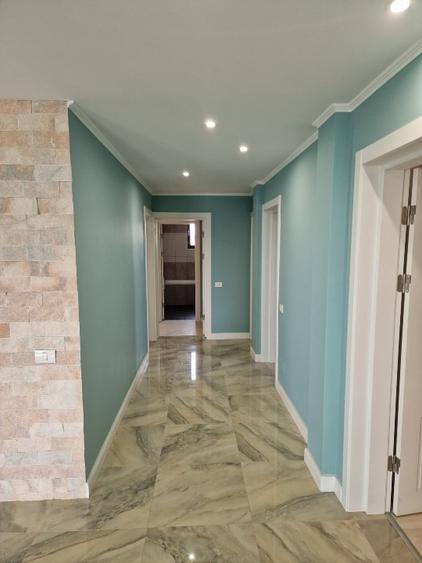 Apartament cu 5 camere decomandat în Central