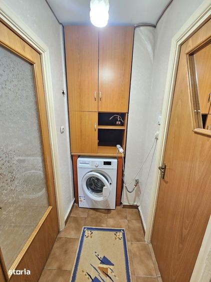 Apartament cu 3 camere semidecomandat, mobilat în Obor