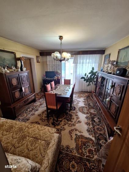 Apartament cu 3 camere în Traian