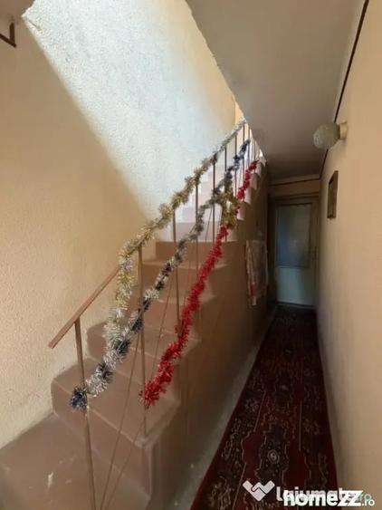 Casă cu 4 camere cu Teren 250 Mp în Podari