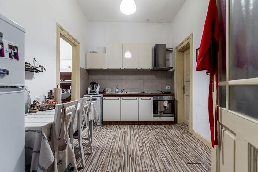 Apartament cu 3 camere semidecomandat, mobilat în Iosefin