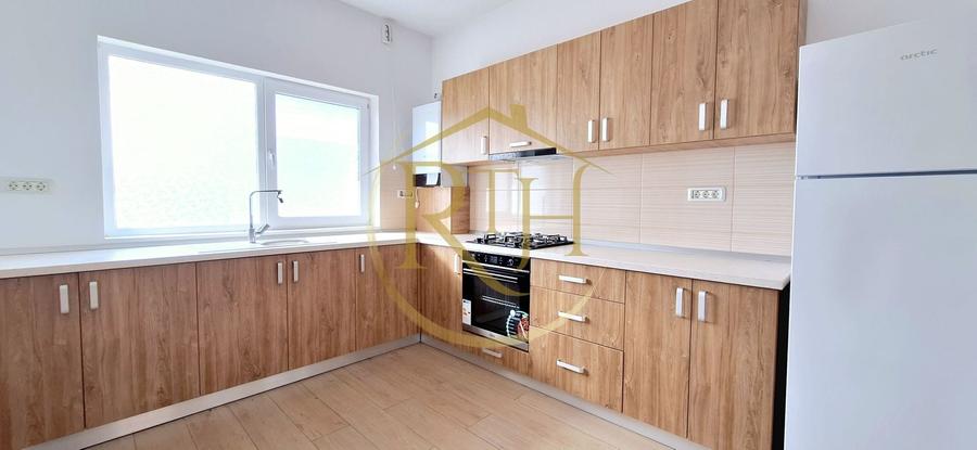 Duplex cu 4 camere cu Canalizare în Dumbrăvița