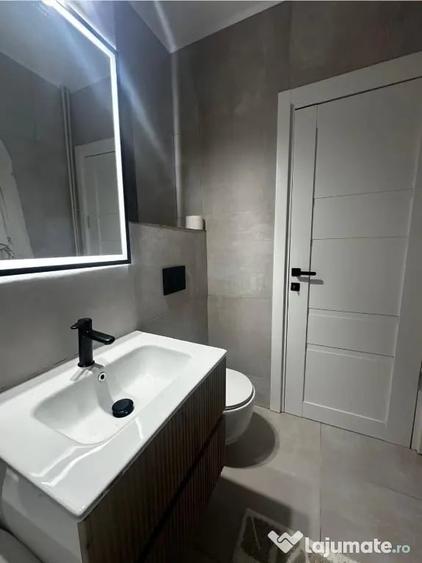 Apartament cu 4 camere decomandat în Frumoasa