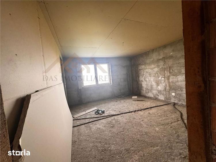 Casă cu 4 camere cu Teren 2341 Mp în Cicârlău