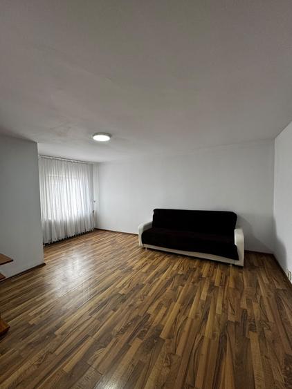 Apartament cu 2 camere decomandat, mobilat în Semicentral