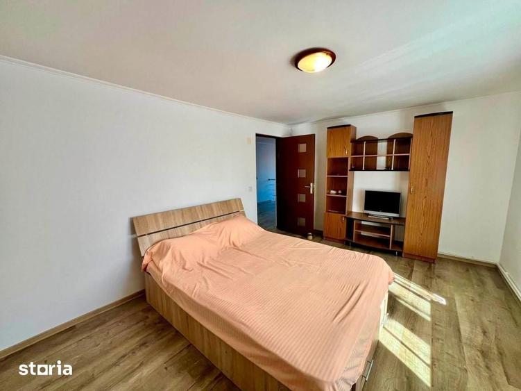 Casă cu 5 camere cu Teren 551 Mp în Moșoaia