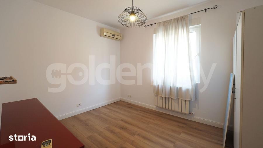 Casă cu 7 camere cu Teren 250 Mp în Central