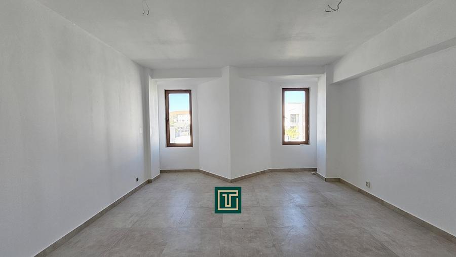 Birou, de 2,704 mp, în Lugoj