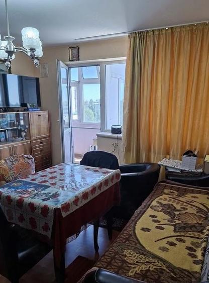 Apartament cu 3 camere semidecomandat, mobilat în Drumul Taberei — fotografia 1