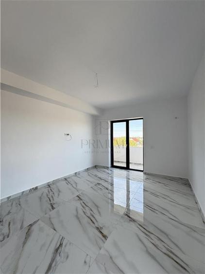Apartament cu 2 camere decomandat în Giroc