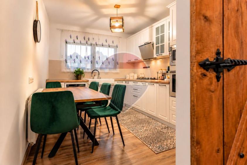 Casă individuală cu 5 camere cu Teren 501 Mp în Valea Adâncă
