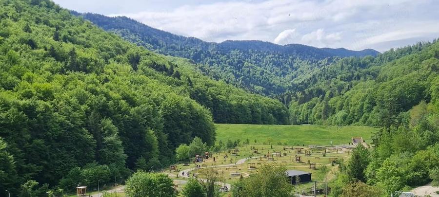 Apartament cu 2 camere semidecomandat în Răcădău