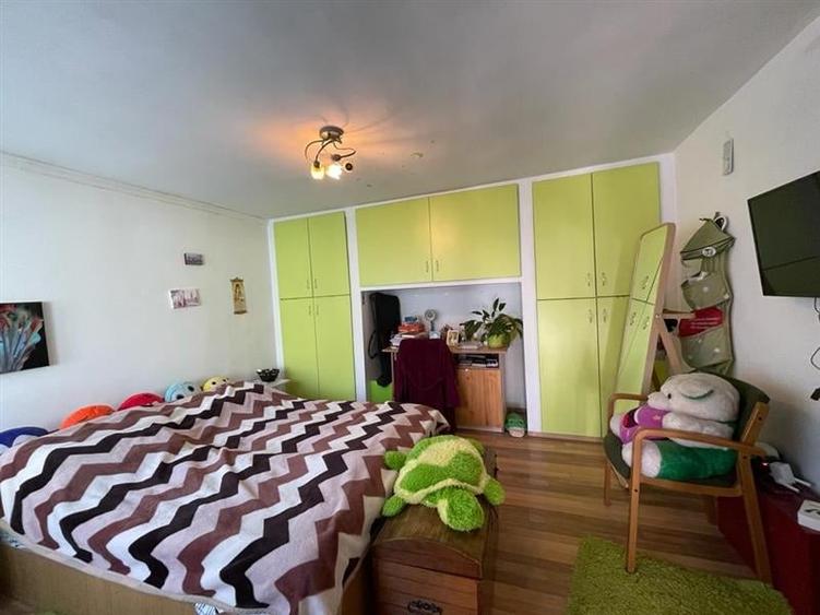 Casă cu 4 camere cu Garaj în Central
