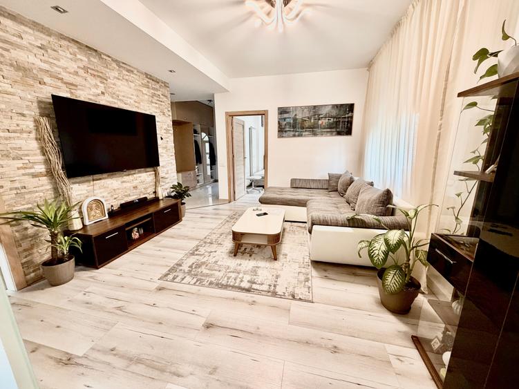 Duplex cu 6 camere cu Canalizare în Sud