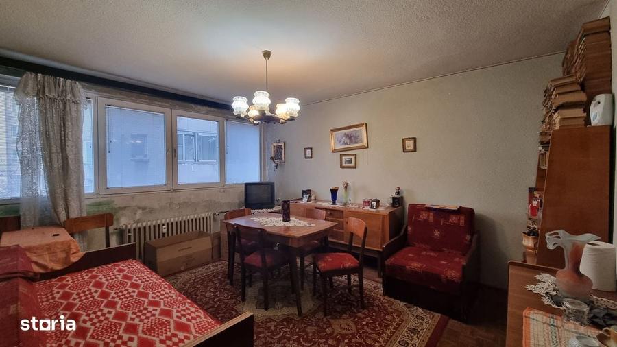 Apartament cu 2 camere decomandat în Sala Palatului