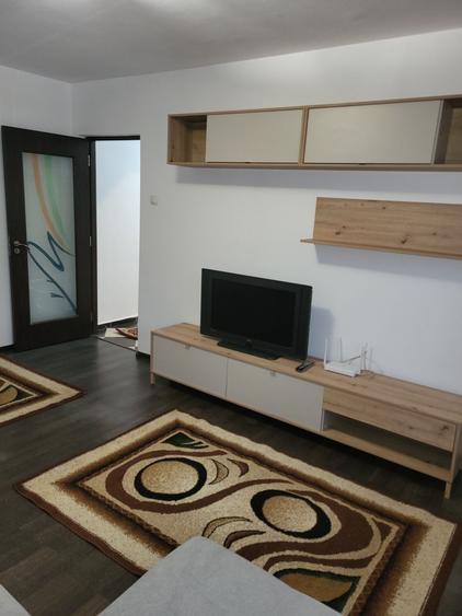 Apartament cu 2 camere semidecomandat în Poarta 6