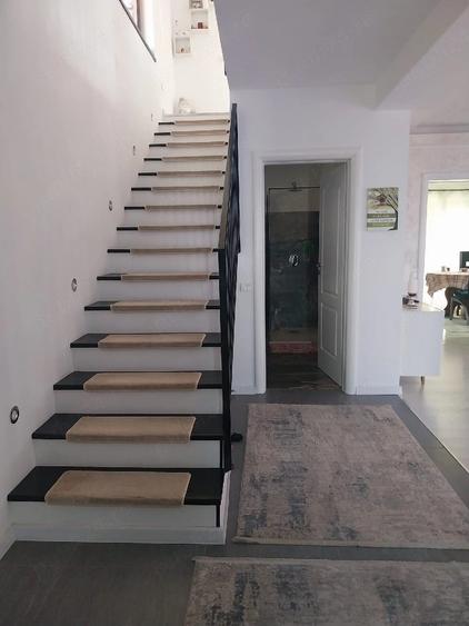 Casă cu Teren 500 Mp în Tărlungeni