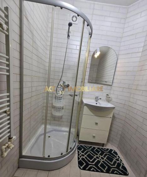 Apartament cu 2 camere decomandat, mobilat în P-ța Romană