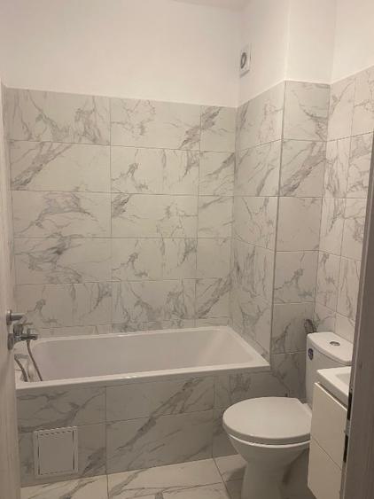 Apartament cu 4 camere decomandat, mobilat în Metalurgiei