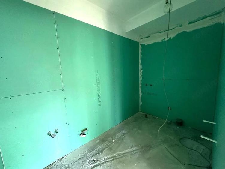 Apartament cu 5 camere decomandat în Dobroești