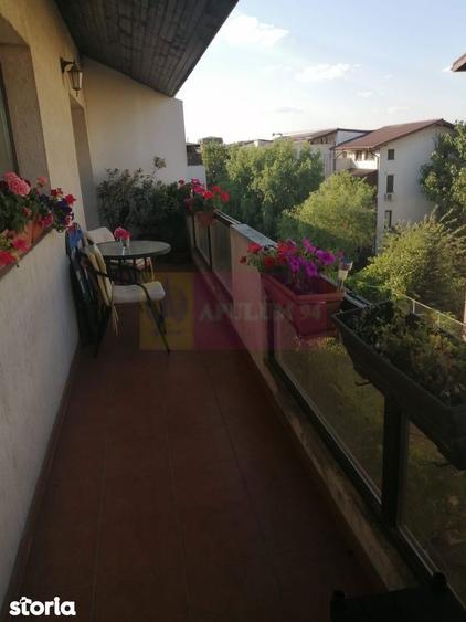 Apartament cu 3 camere, mobilat în Central