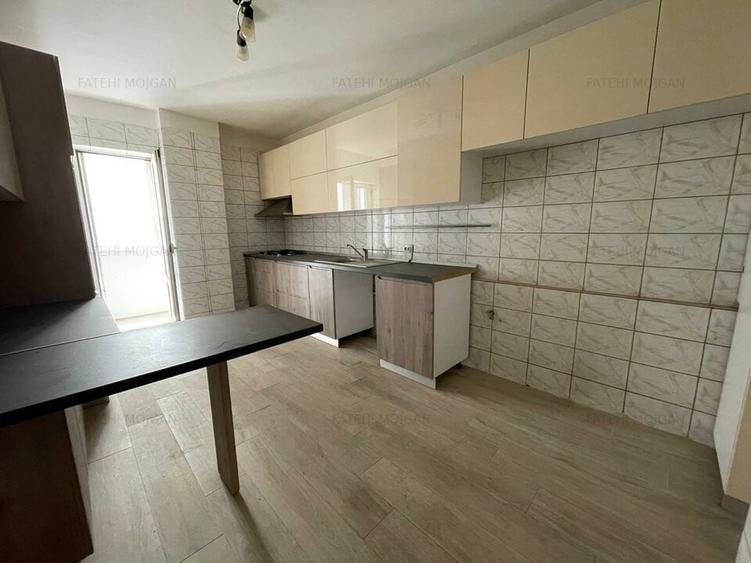 Apartament cu 4 camere semidecomandat, mobilat în Primăverii