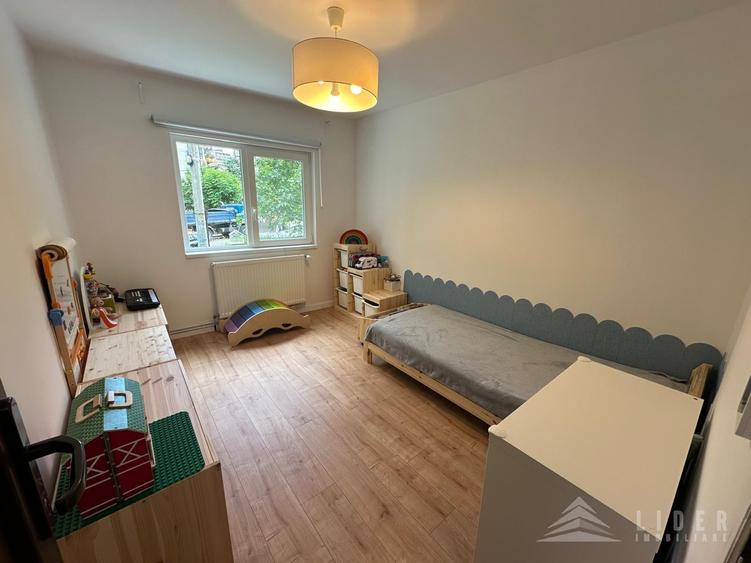 Apartament cu 3 camere decomandat, mobilat în Plopilor