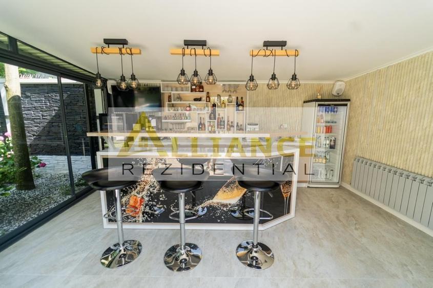 Casă individuală cu 6 camere decomandat cu Piscina în Berceni