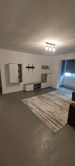 Apartament cu 2 camere semidecomandat în George Enescu