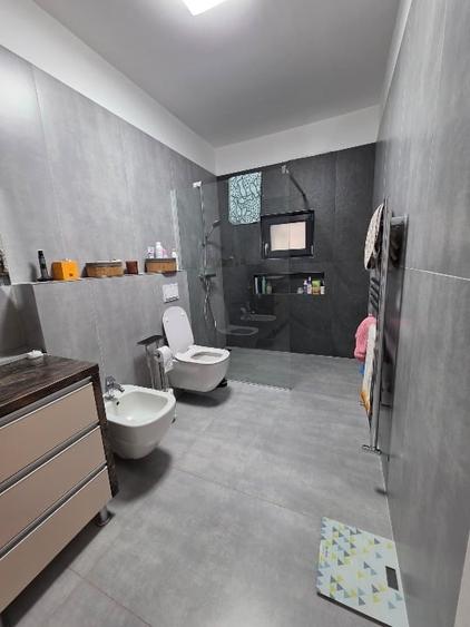 Casă individuală cu 4 camere cu Canalizare în Nord