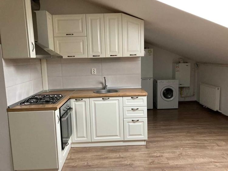 Apartament cu 2 camere semidecomandat în Rediu