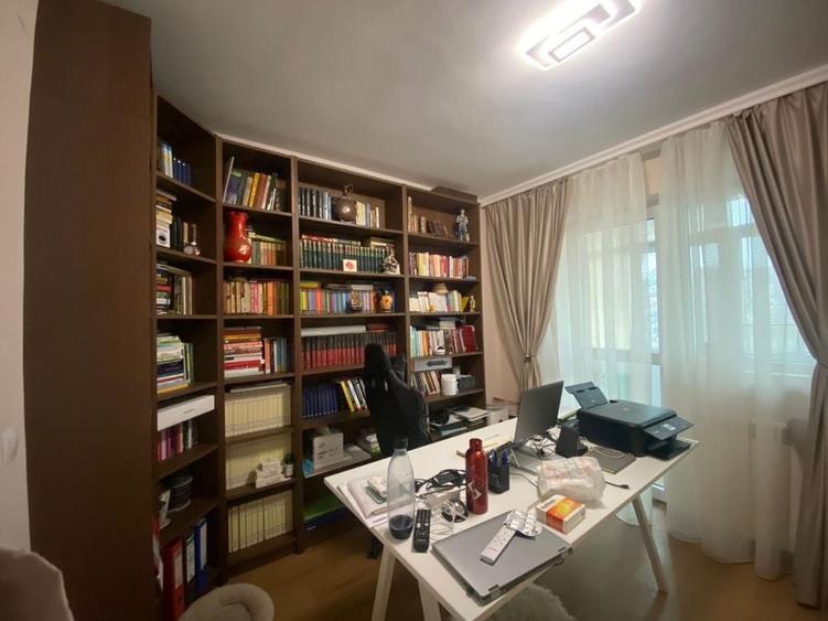 Apartament cu 4 camere nedecomandat în Bucureștii Noi