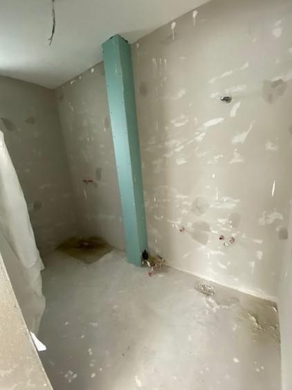 Apartament cu 3 camere semidecomandat în Est