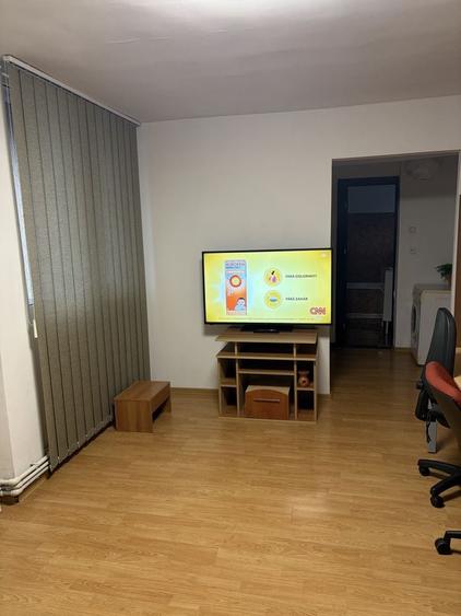 Apartament cu 2 camere semidecomandat în Gorjului