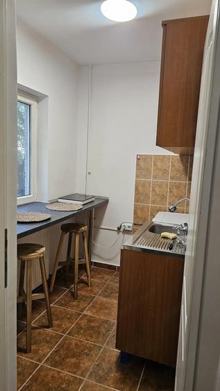 Garsonieră decomandată în Baba-Dochia