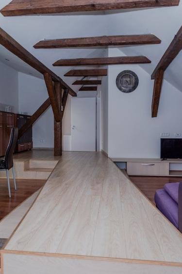 Apartament cu 2 camere decomandat în Ultracentral