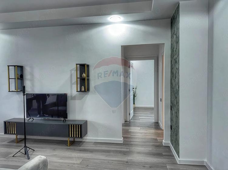 Apartament cu 3 camere semidecomandat în Ștefăneștii de Jos