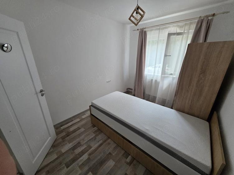 Apartament cu 3 camere semidecomandat în Dacia