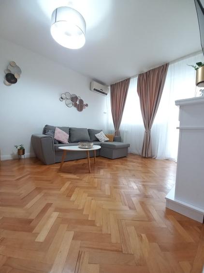 Apartament semidecomandat în Mihai Bravu