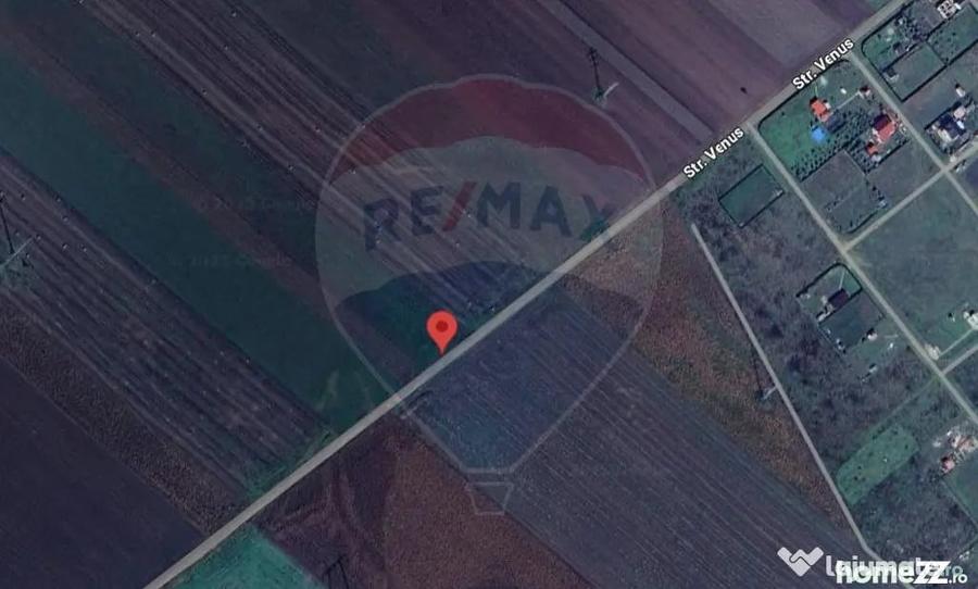 Teren de 3500 mp, în Hălchiu