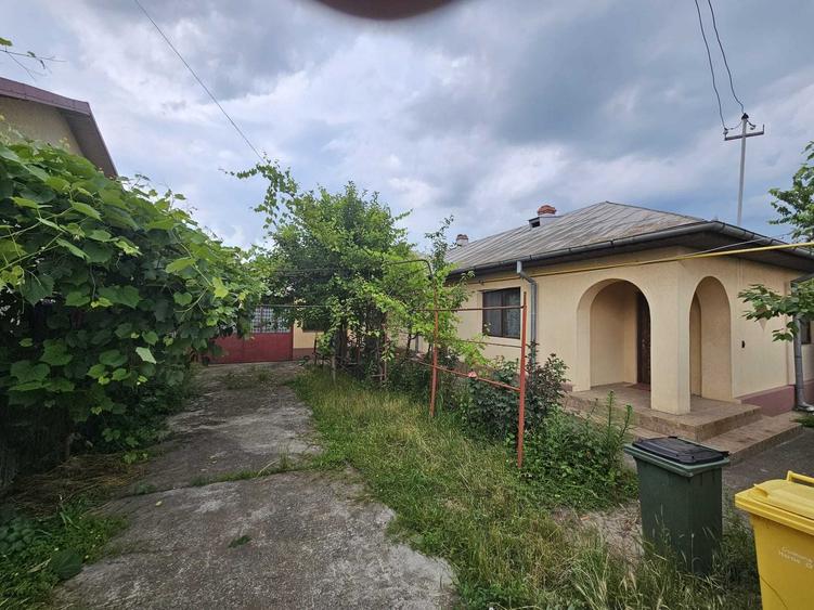 Casă cu 4 camere în Popești