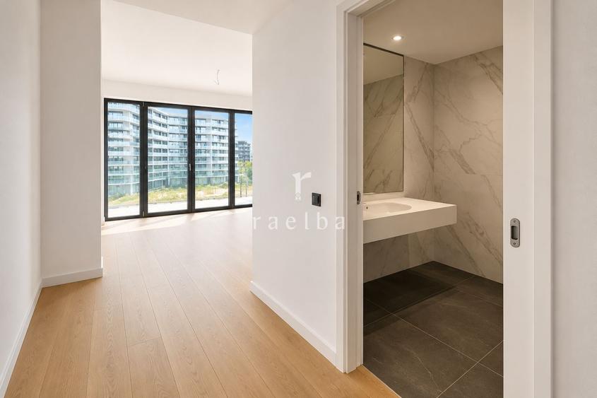 Apartament cu 3 camere semidecomandat în Colentina
