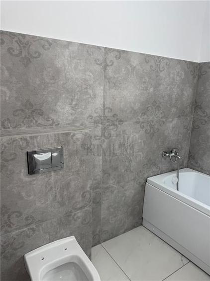 Casă individuală cu 3 camere cu Canalizare în Giroc